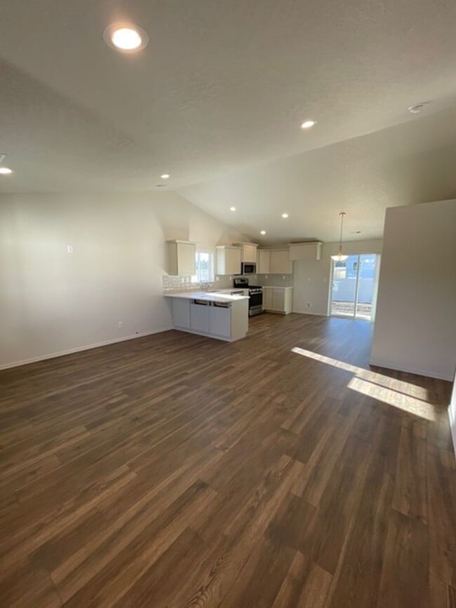 Building Photo - Home in Rathdrum