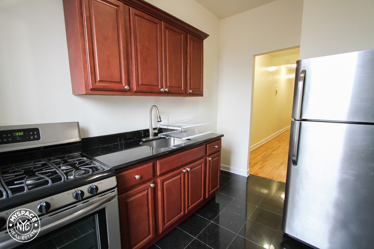 Foto principal - 95 Kingston Ave
