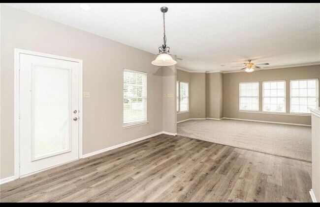 Foto del edificio - 12550 E 131st St