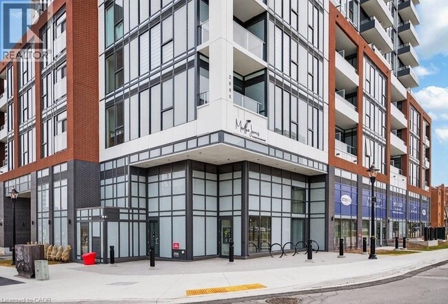 Building Photo - 2088 James St