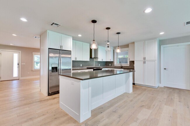 Building Photo - 6203 Cary Dr