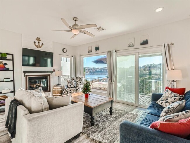 Foto del edificio - 18607 Lakeland Dr