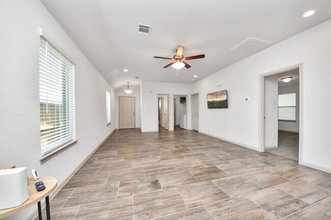 Foto del edificio - 7971 Tuscan Cypress Dr