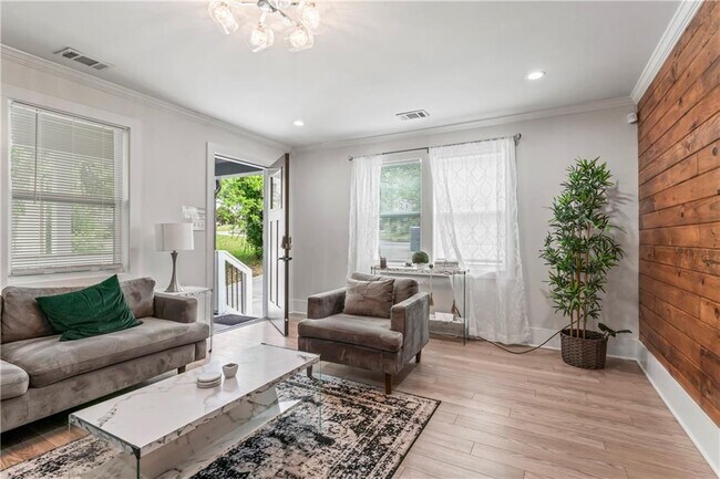 Foto del edificio - 1129 Graymont Dr SW