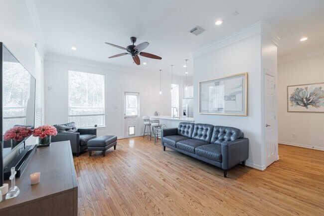 Foto del edificio - 3325 New Garden View Ln