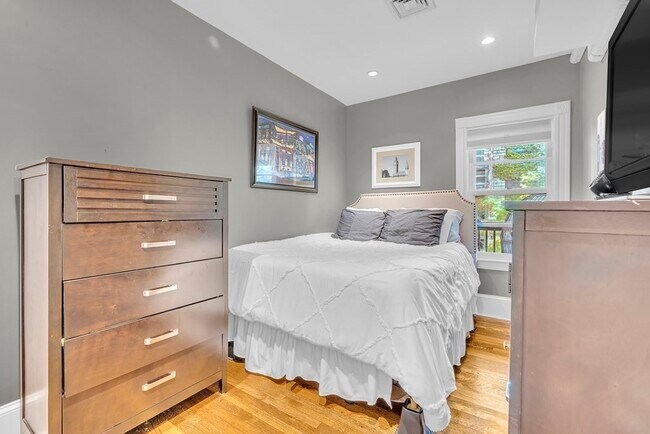 Foto del edificio - 176 Bowen St