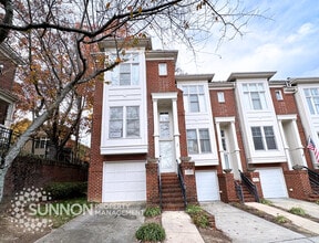 Building Photo - 4854 S Hill View Dr