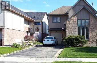 Building Photo - 19 Elmbrook Crescent