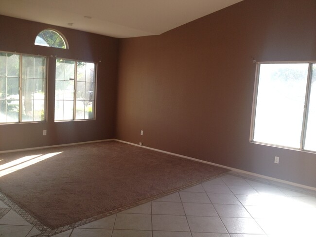 Foto del edificio - ! ! YOUR NEW HOME IS READY TO MOVE INTO NO...