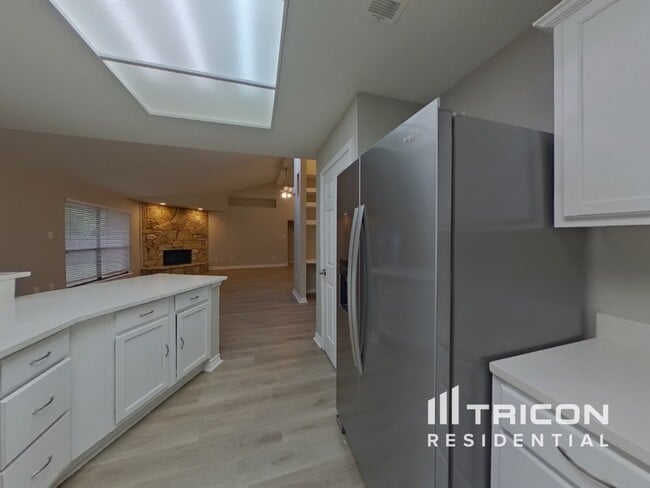 Building Photo - 4708 N Prairieview Ct