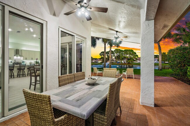 Building Photo - 12781 Oak Knoll Dr