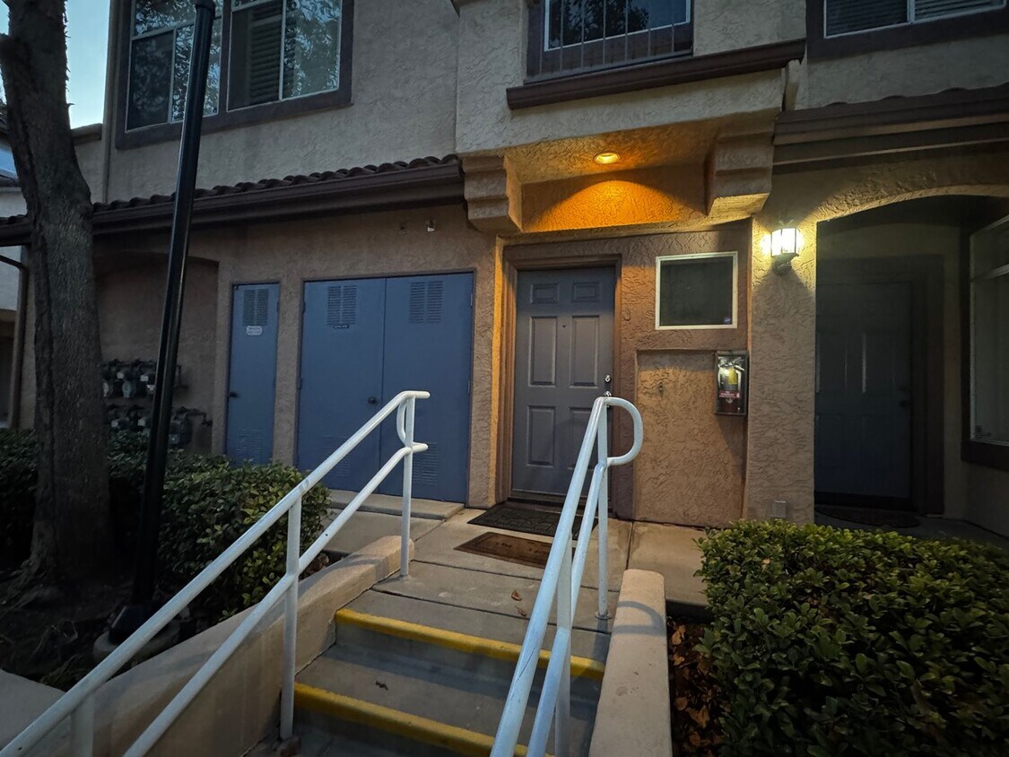 Building Photo - 11380 Via Rancho San Diego