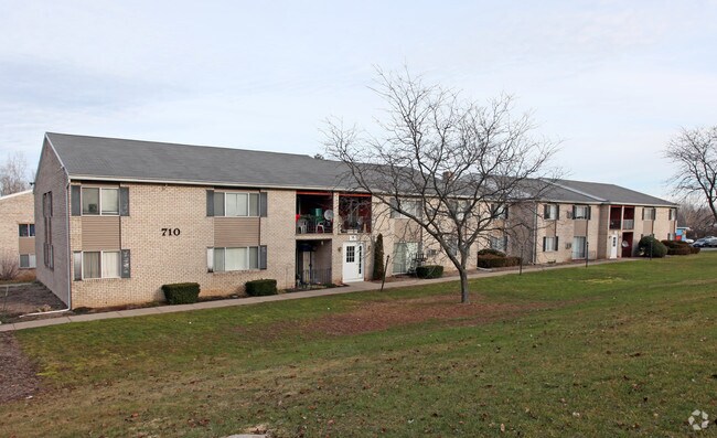 Foto del edificio - Fox Run Real Estate Apartments, LLC