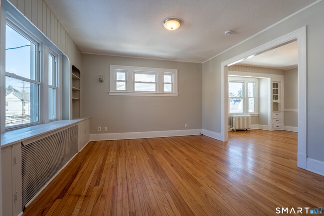 Foto del edificio - 45 Boulanger Ave