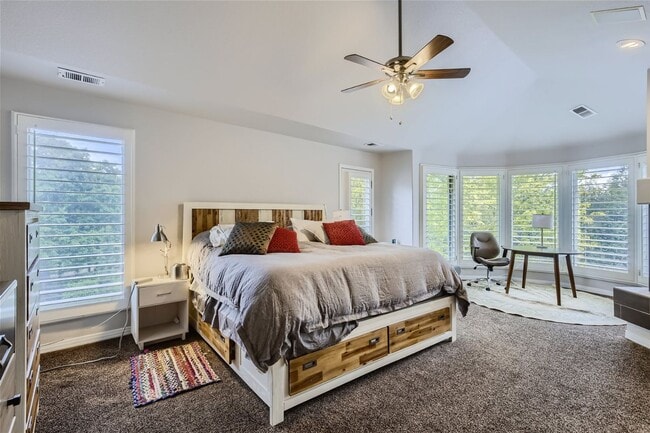 Building Photo - 5 BDR Modern Gem in Niwot