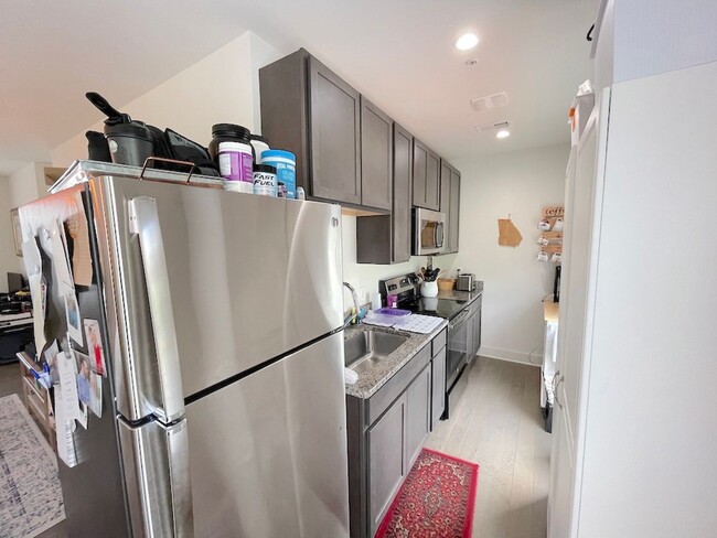 Building Photo - 611B E Duffy Ln