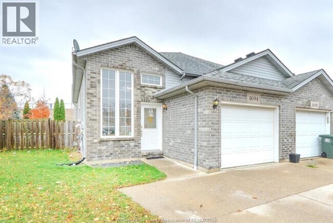 Photo du bâtiment - 1694 Sagebrush Ct