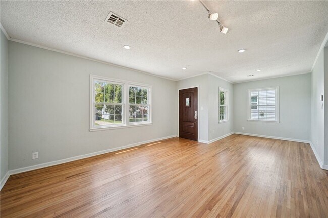 Foto del edificio - 1417 S Quebec Ave