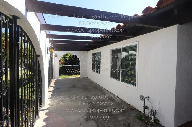 Foto del edificio - 3324 S Olive St