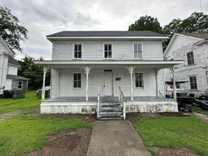 Building Photo - 201 W Cypress St