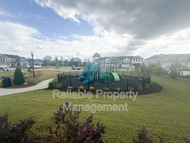 Building Photo - 124 Kobus Ct