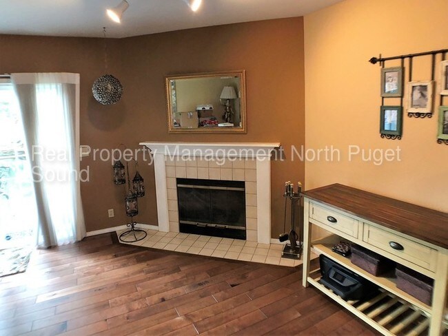 Building Photo - 11628 Admiralty Way