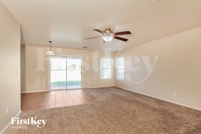 Foto del edificio - 850 S 223rd Ln