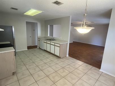Building Photo - 121 Wild Buffalo Dr