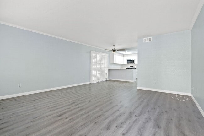 Foto del edificio - Coming Soon! Your Perfect First-Floor 1 Be...