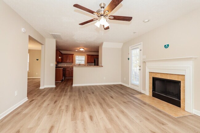 Foto del edificio - 2805 Windcrest Tr