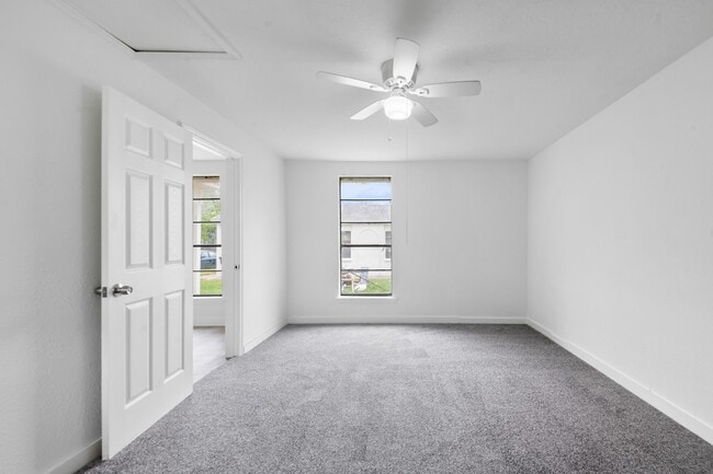 Foto del edificio - 806 E Emily Ave