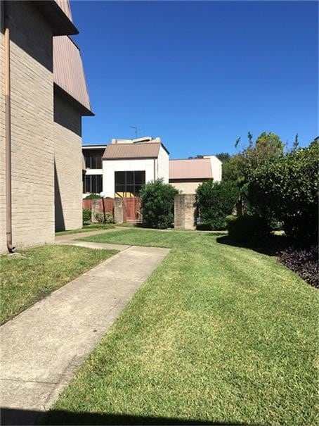 Building Photo - 8421 Hearth Dr