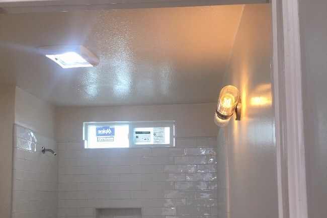 Bathroom - 119 W Chestnut St