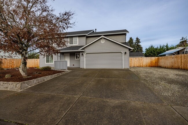 Building Photo - 5 bedroom home in Orchards - RV Parking - Central Air