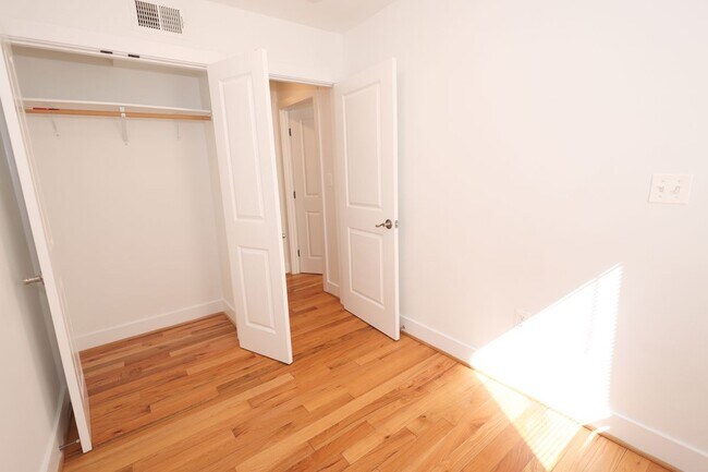 Foto del edificio - 4255 Eads St NE