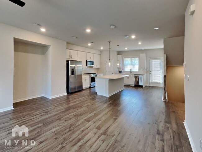 Building Photo - 1626 Halbrook Pl SW