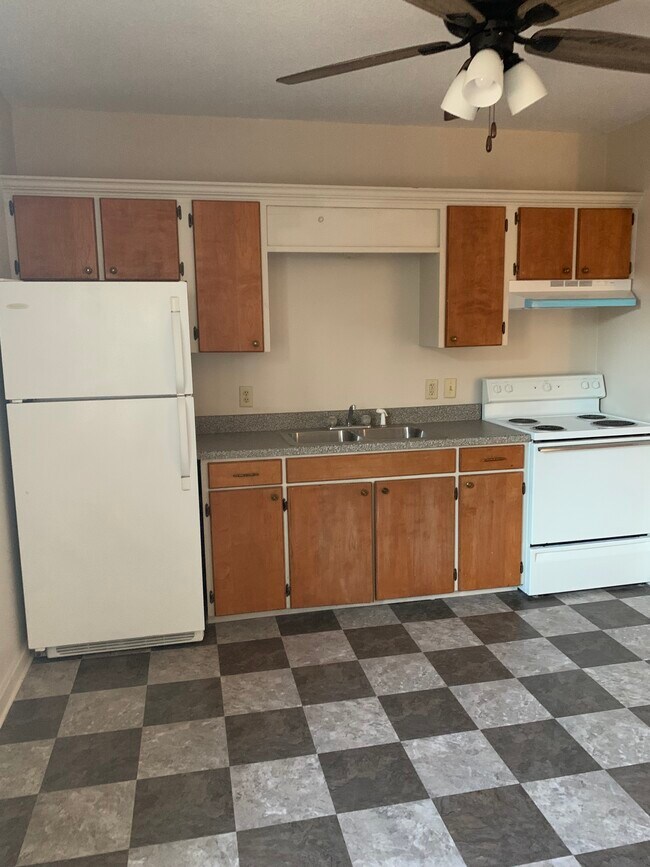 Kitchen - 420 Vine St
