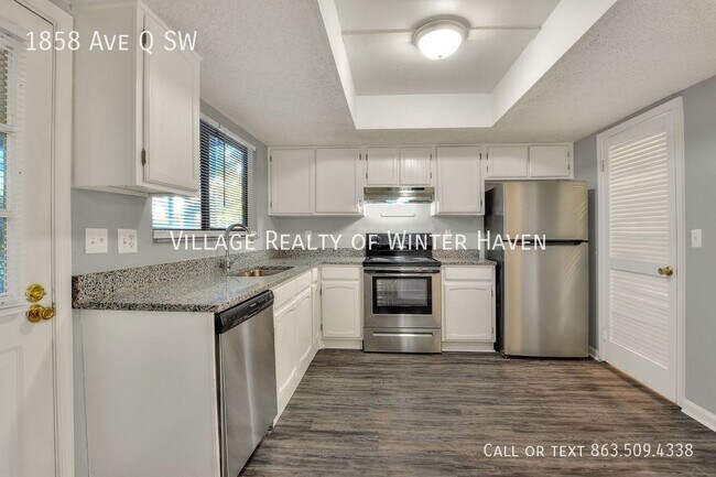 Building Photo - 2 Bedroom Townhouse with Views of County P...