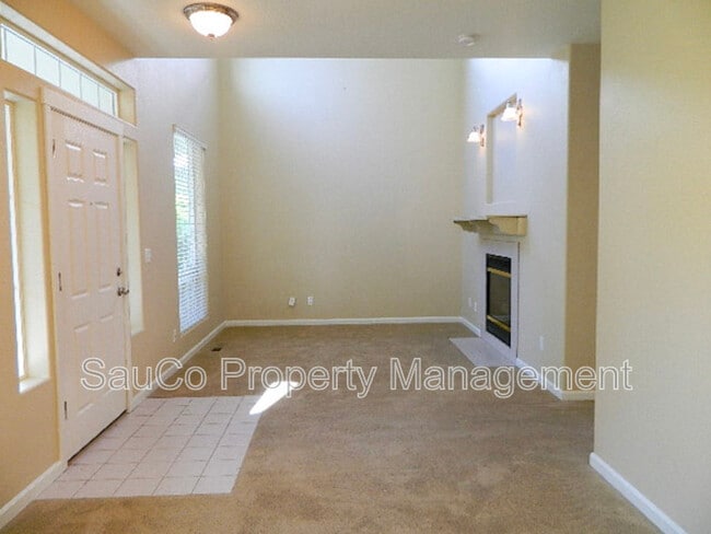Building Photo - 5605 NE Caddis Dr