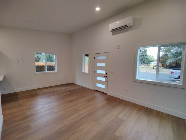 Foto del edificio - Brand new detached studio with a private f...