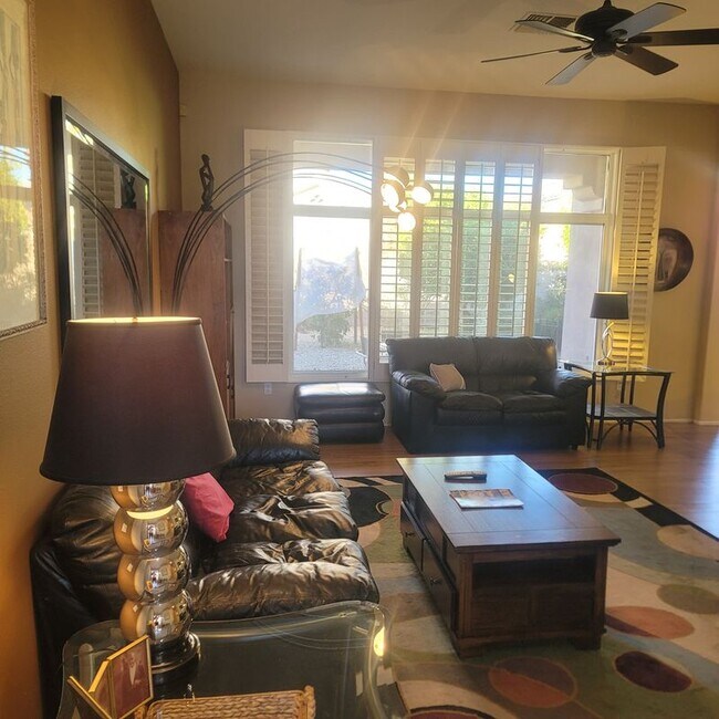 Building Photo - 78702 Platinum Dr