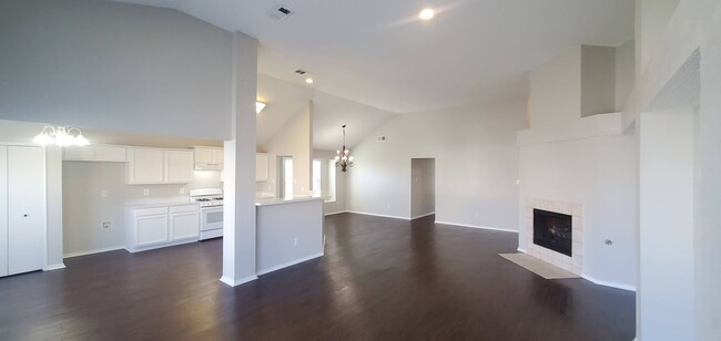 Building Photo - 4 Bed/2 Bath Home in Prime Rockwall Area w...