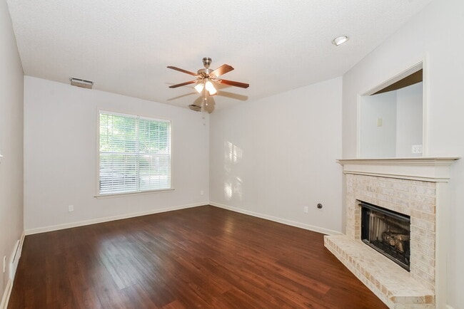 Building Photo - 8725 Macon Rd