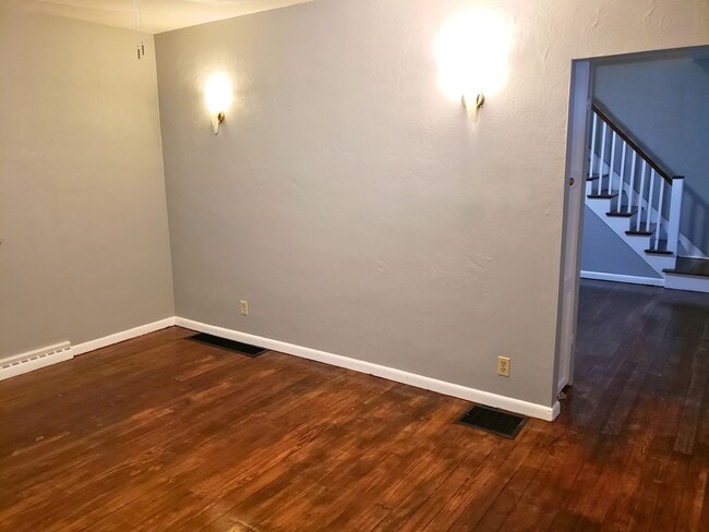 Building Photo - 115 W 12th Ave: Charming 3BR, 1BA Home in ...