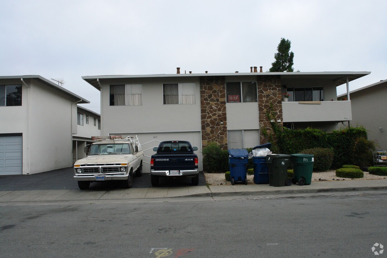 Primary Photo - 417 Studio Cir