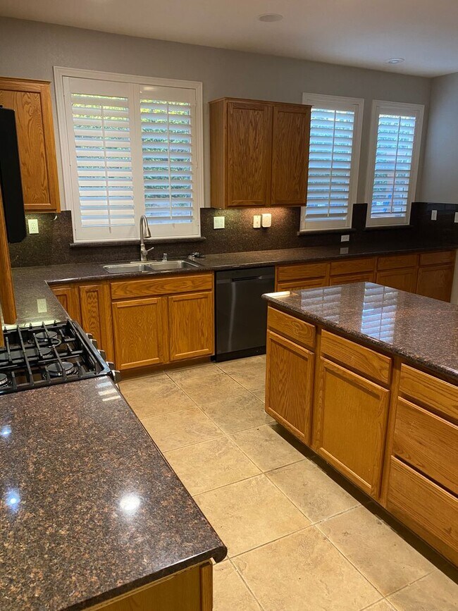 Building Photo - Beautiful Home in a Gated Community