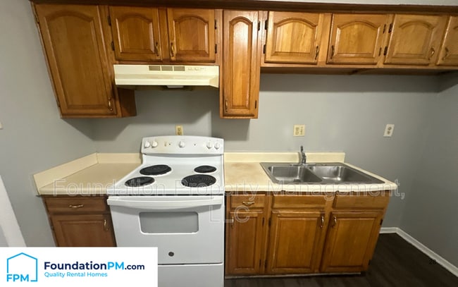 Building Photo - 3240 Forest Brook Dr
