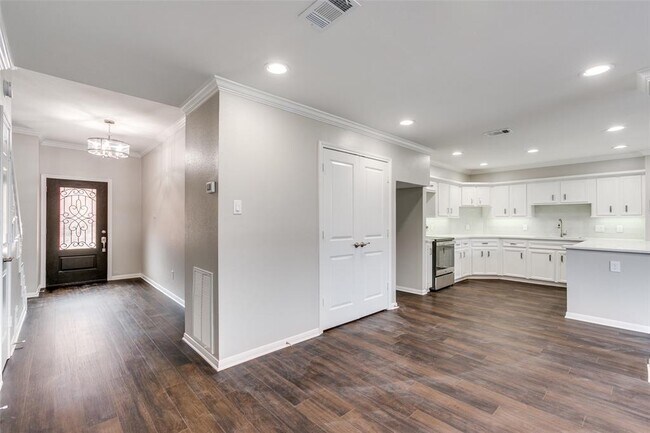 Building Photo - 5630 Fairdale Ln