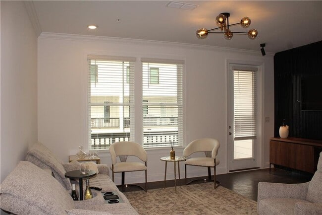Foto del edificio - 6641 Beacon Dr