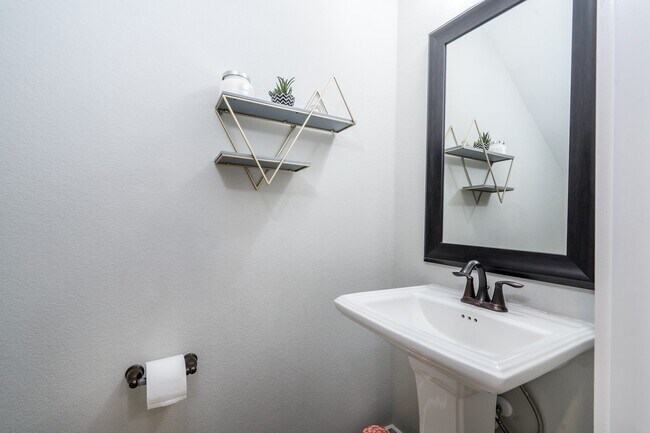 Foto del edificio - 968 Ford Pines Ln